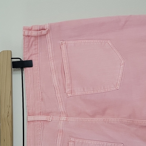 NWT Chico's Pink So Slimming Girlfriend Slim Leg Frayed Hem Crop Jeans Size 14 - Picture 5 of 8